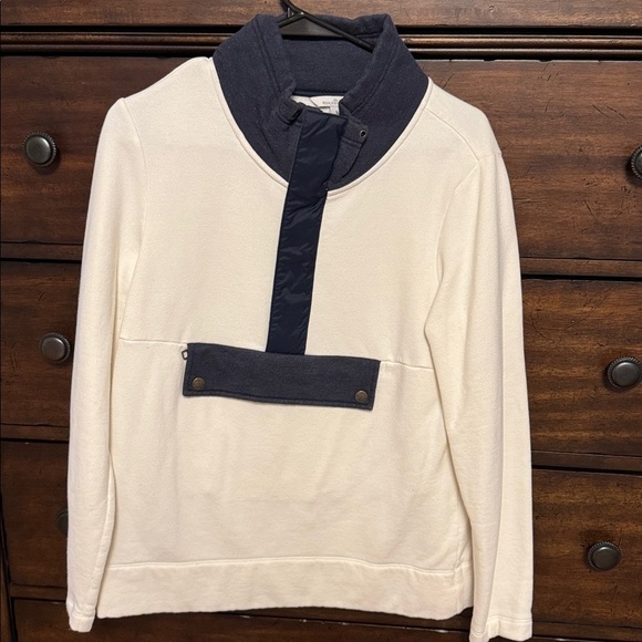 L.L.Bean Sweatshirt - Picture 2 of 3